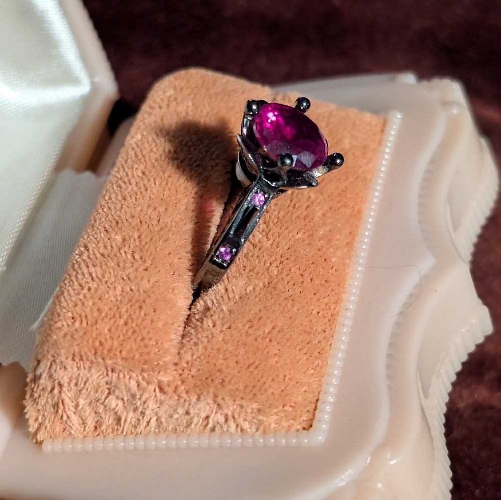 Unique Solitaire Black Gold Ruby Gemstone Ring 7 - image 2